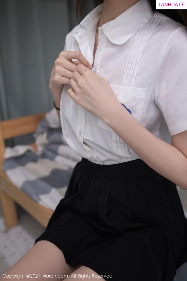 小夕juju  宅男女神王心怡 清纯秀美的校服第22张图片